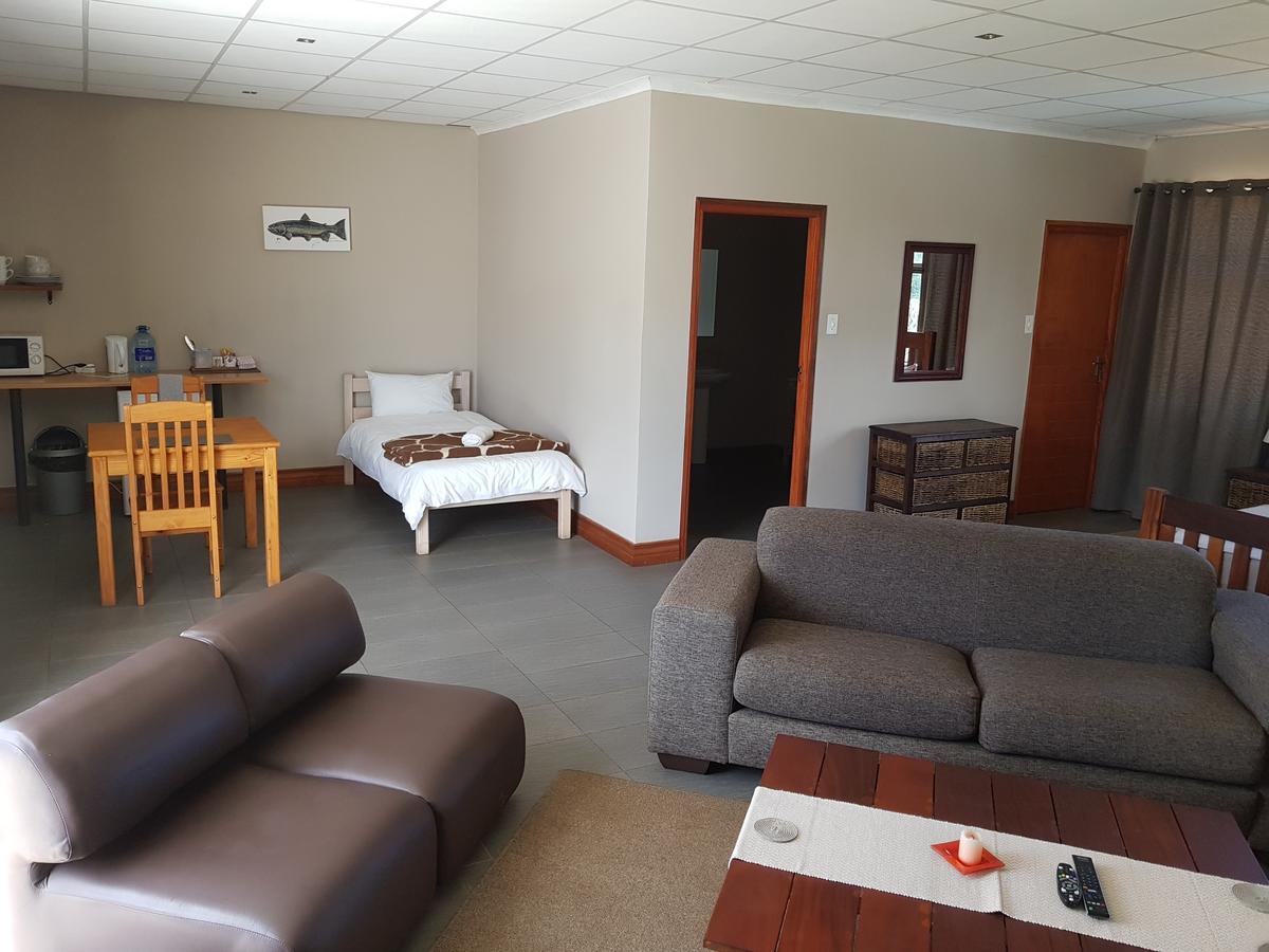 Stay@67 Apartments - Dullstroom Buitenkant foto